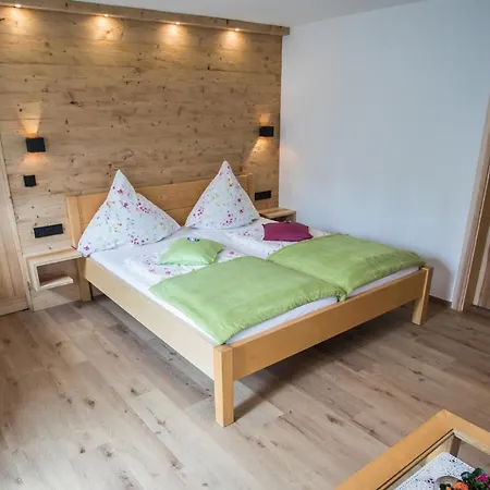 Gaestehaus Goellblick Pensión 4*